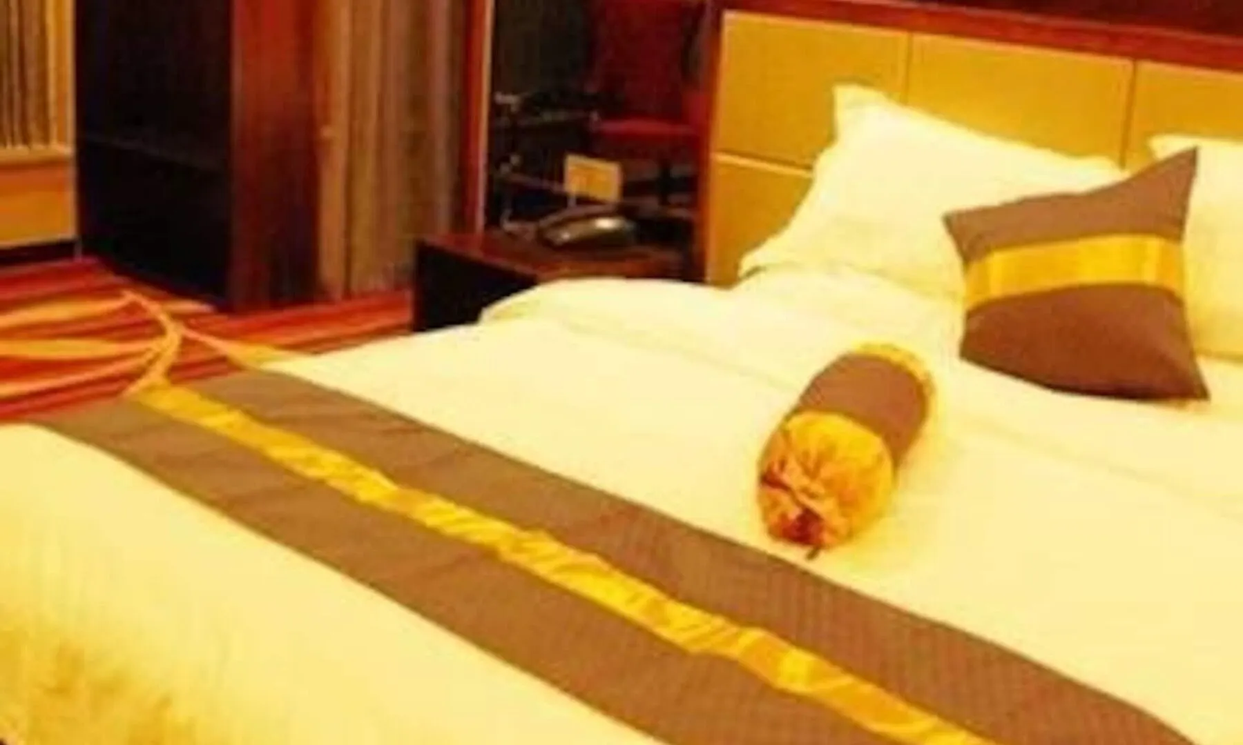 Huayu Qicai Multi-Level Hotel Zhengzhou