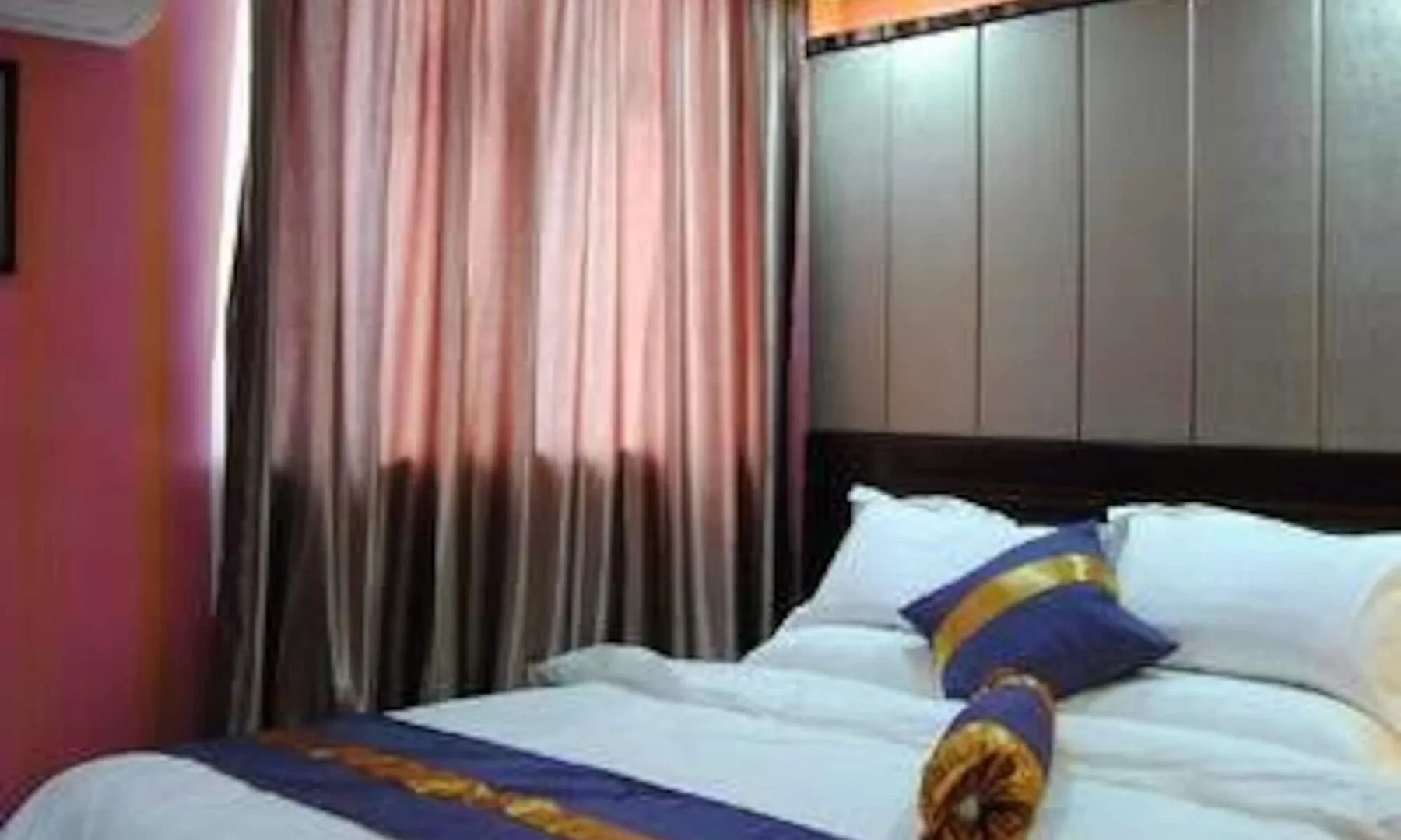Huayu Qicai Multi-Level Hotel Zhengzhou China